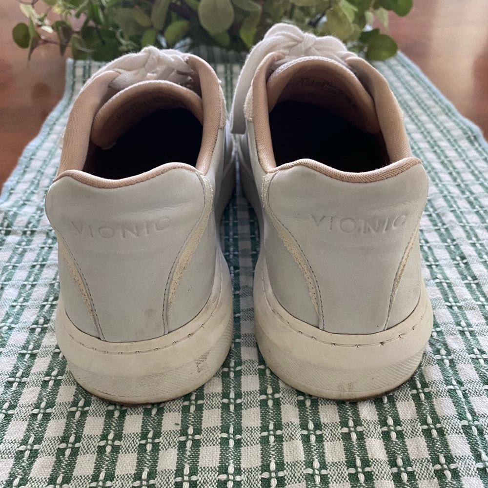 Vionic Sneaks - Picture 4 of 7